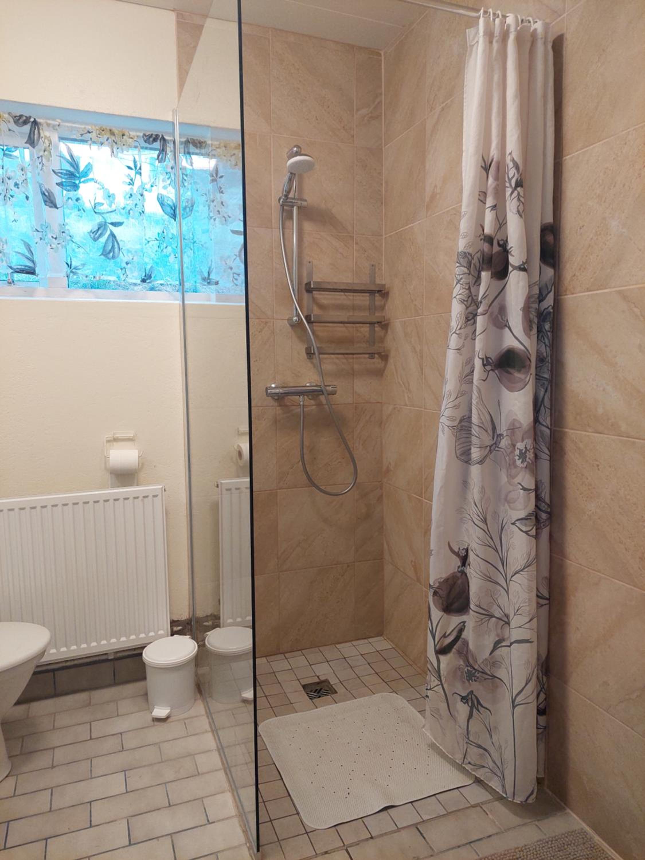 Brúnalaug Guesthouse - Holiday Home