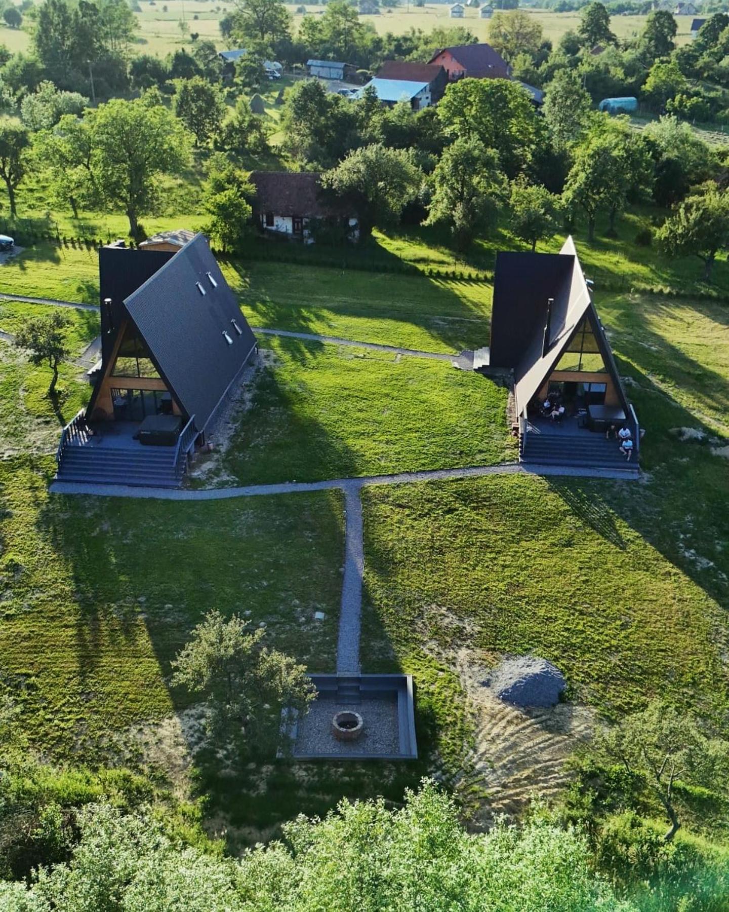 Vino Chalets Bran view 2
