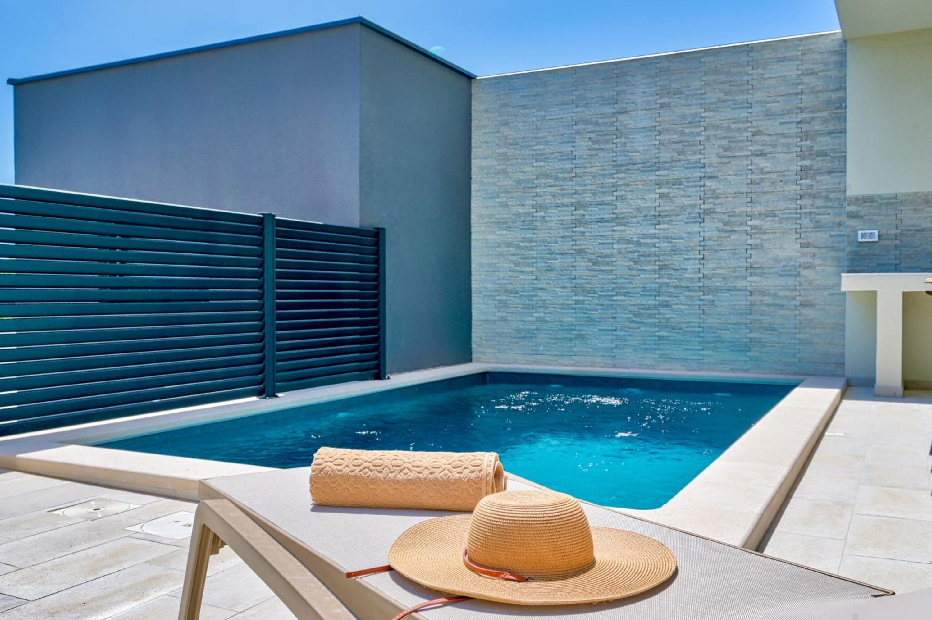 Villa Coastal Charm Ližnjan with Private Pool