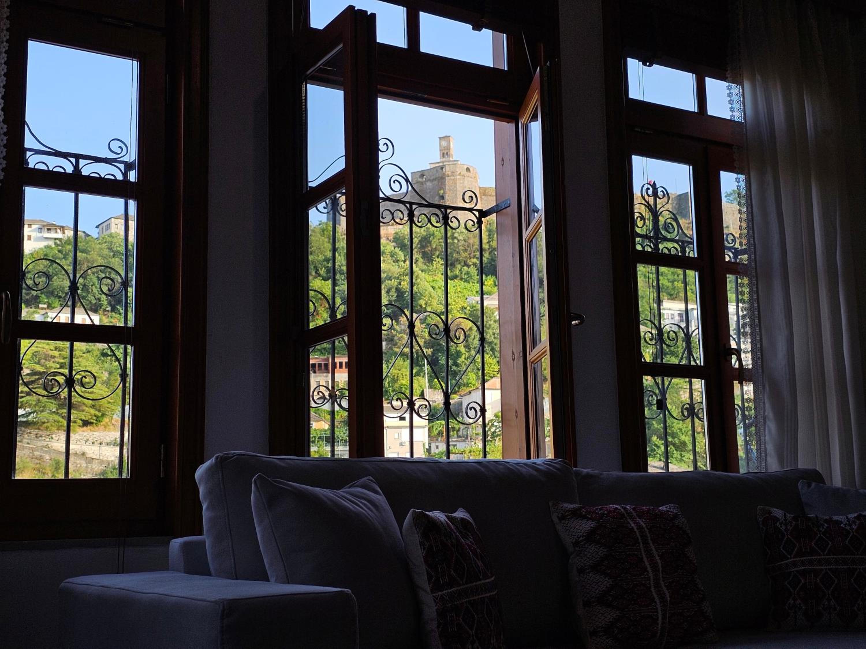 Mezini Guest House