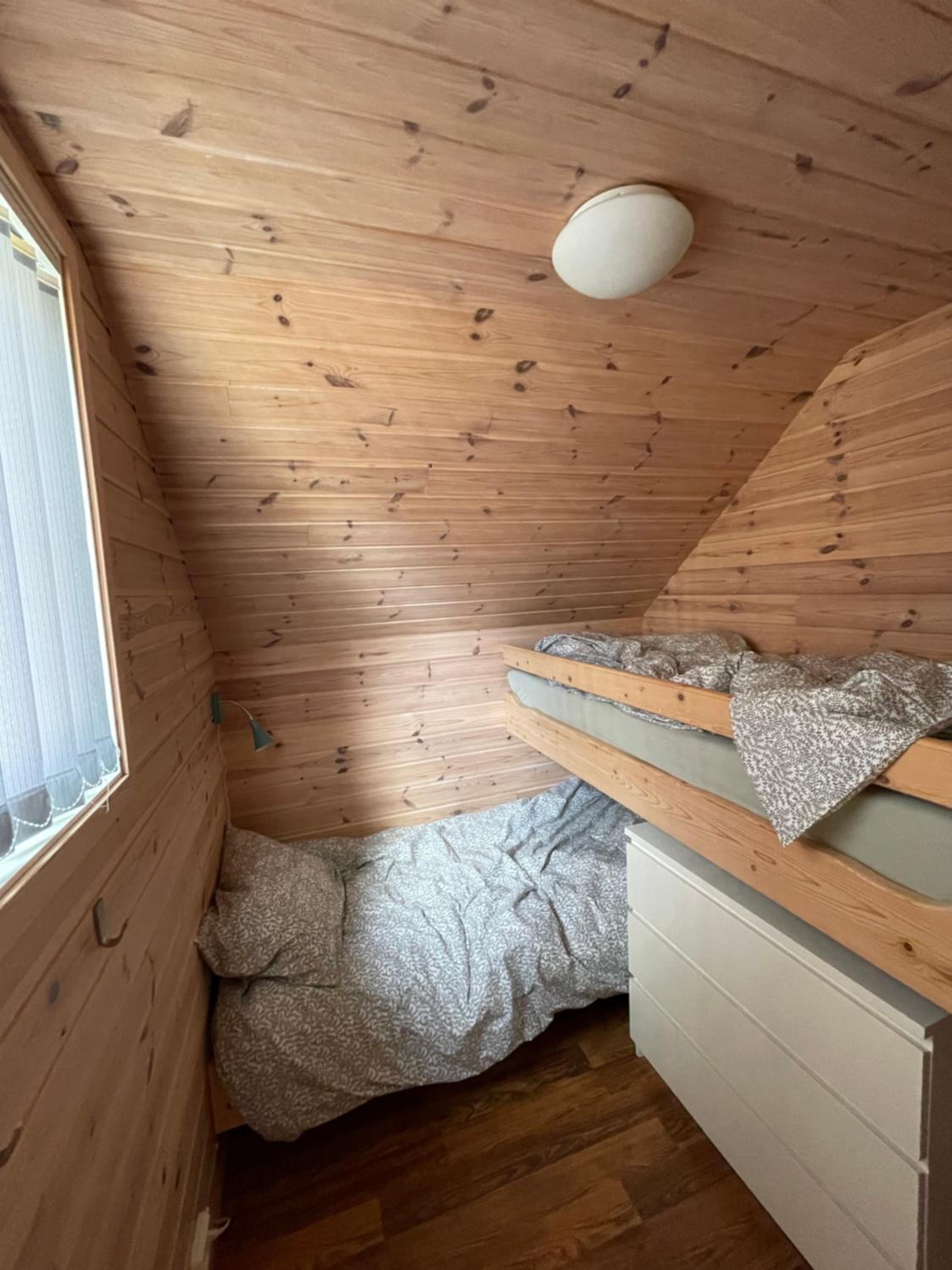 Selvåg cabins by the sea including small boat