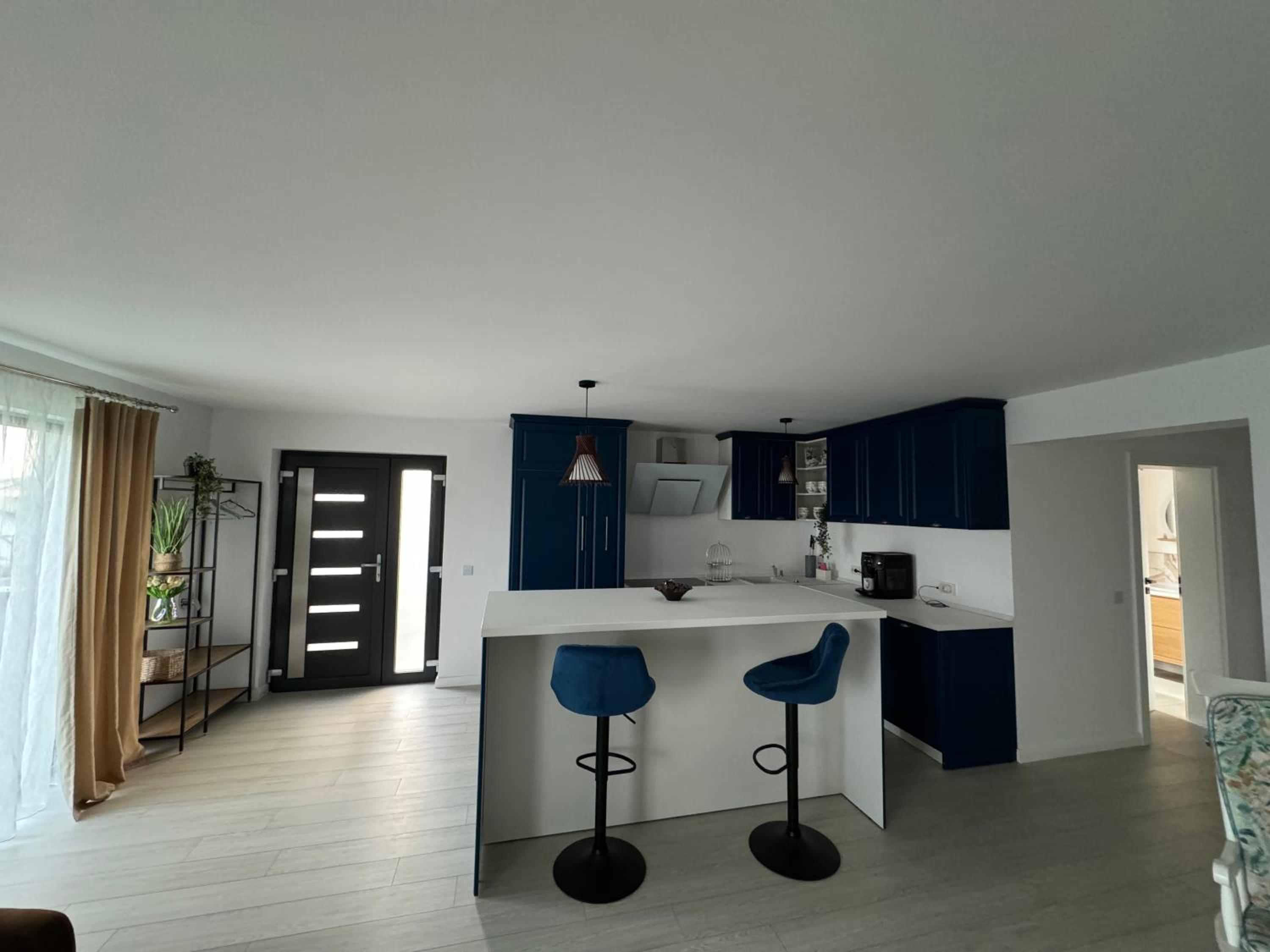 Lazăr Home
