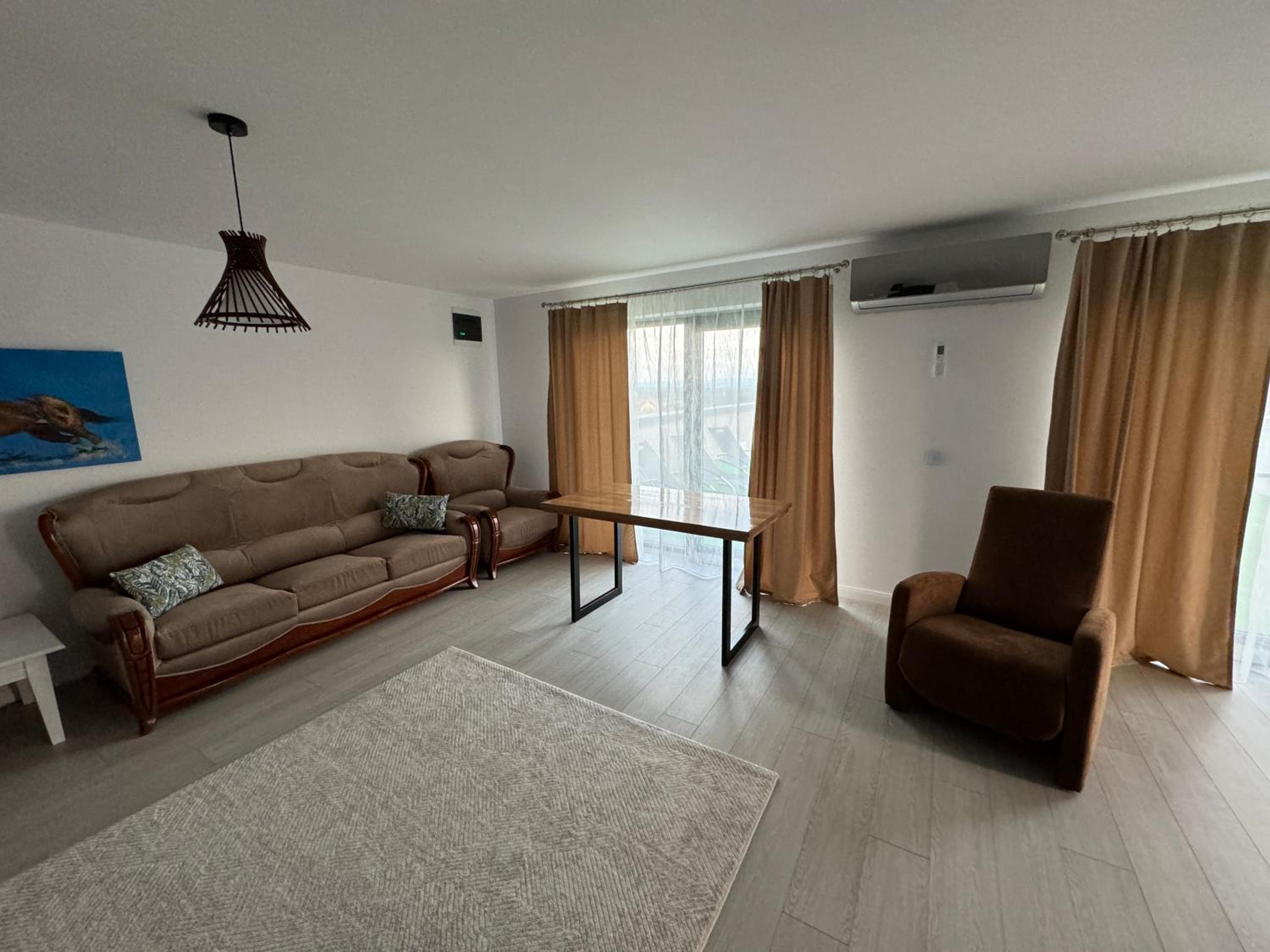 Lazăr Home