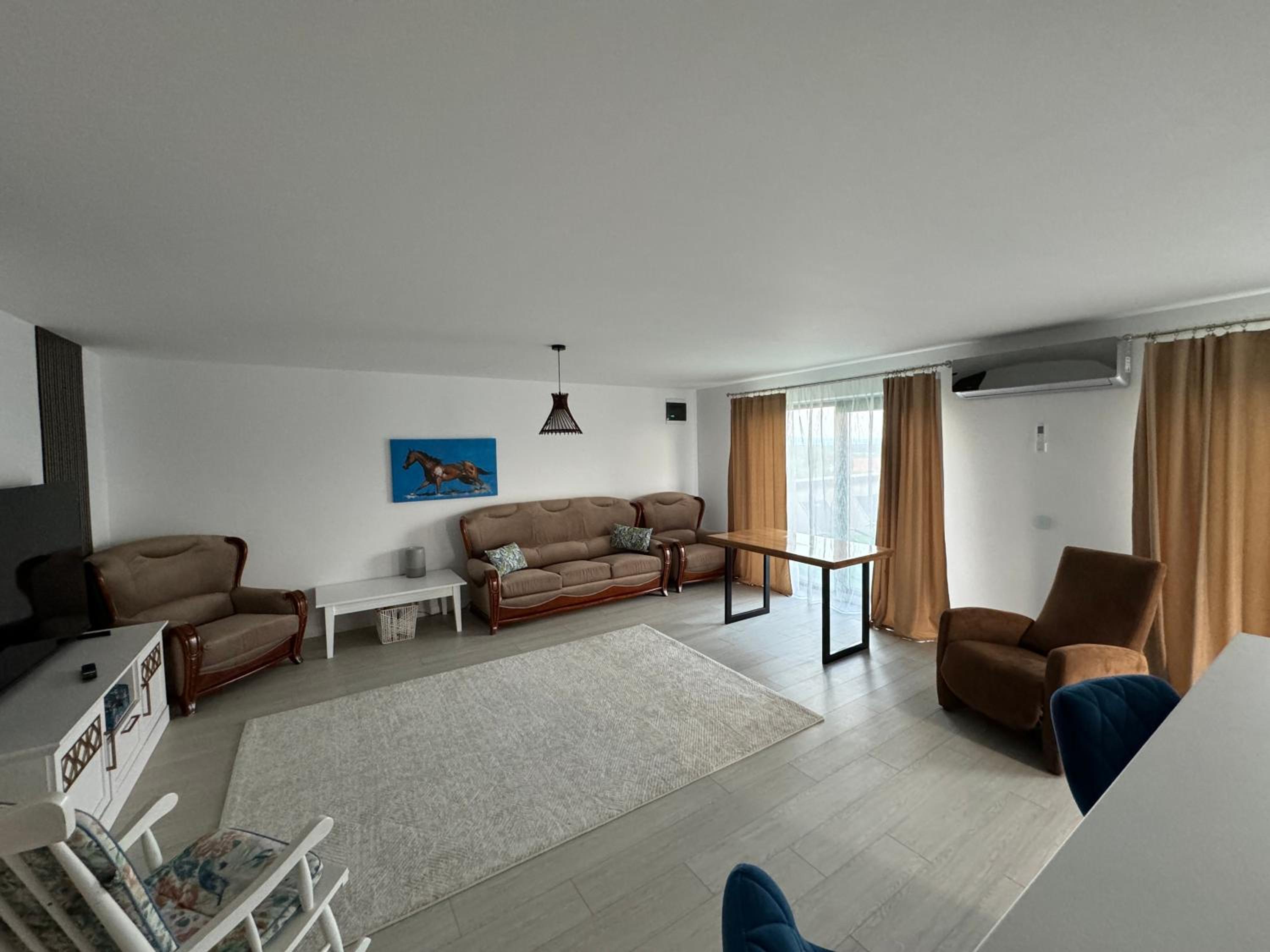 Lazăr Home