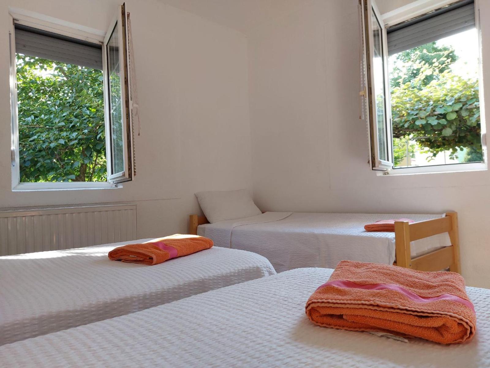 ANA Apartments