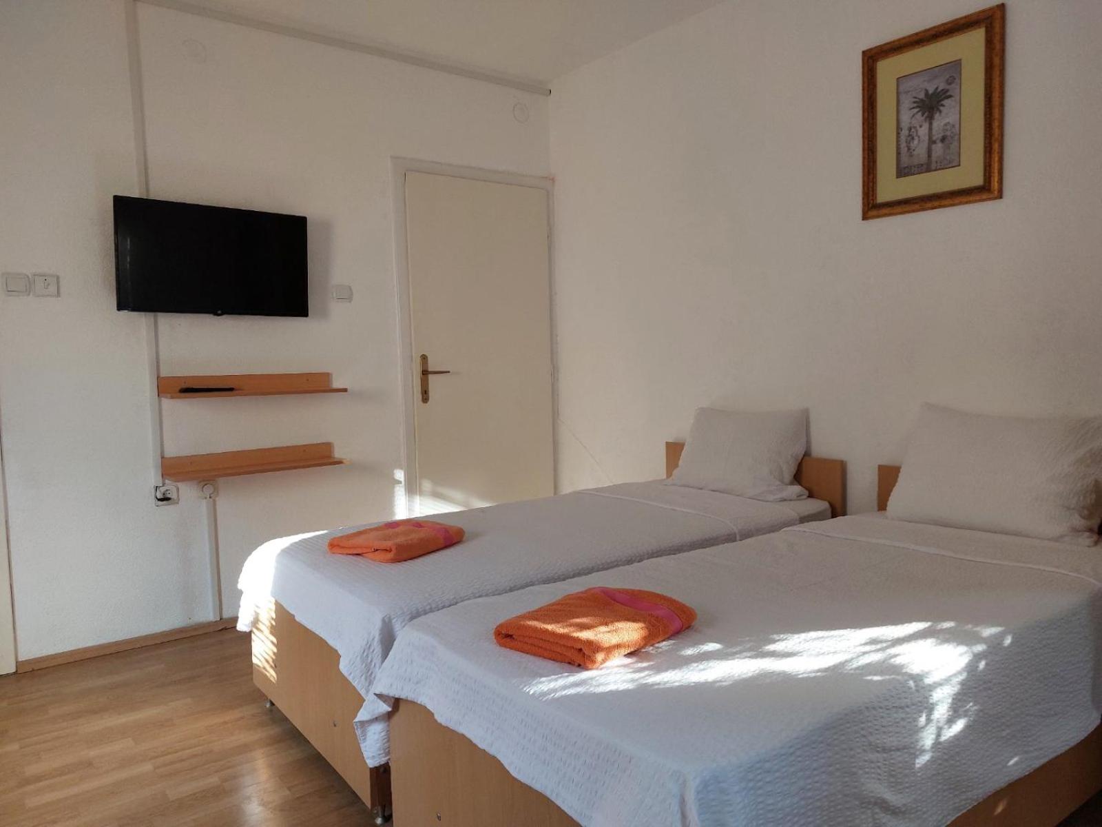 ANA Apartments