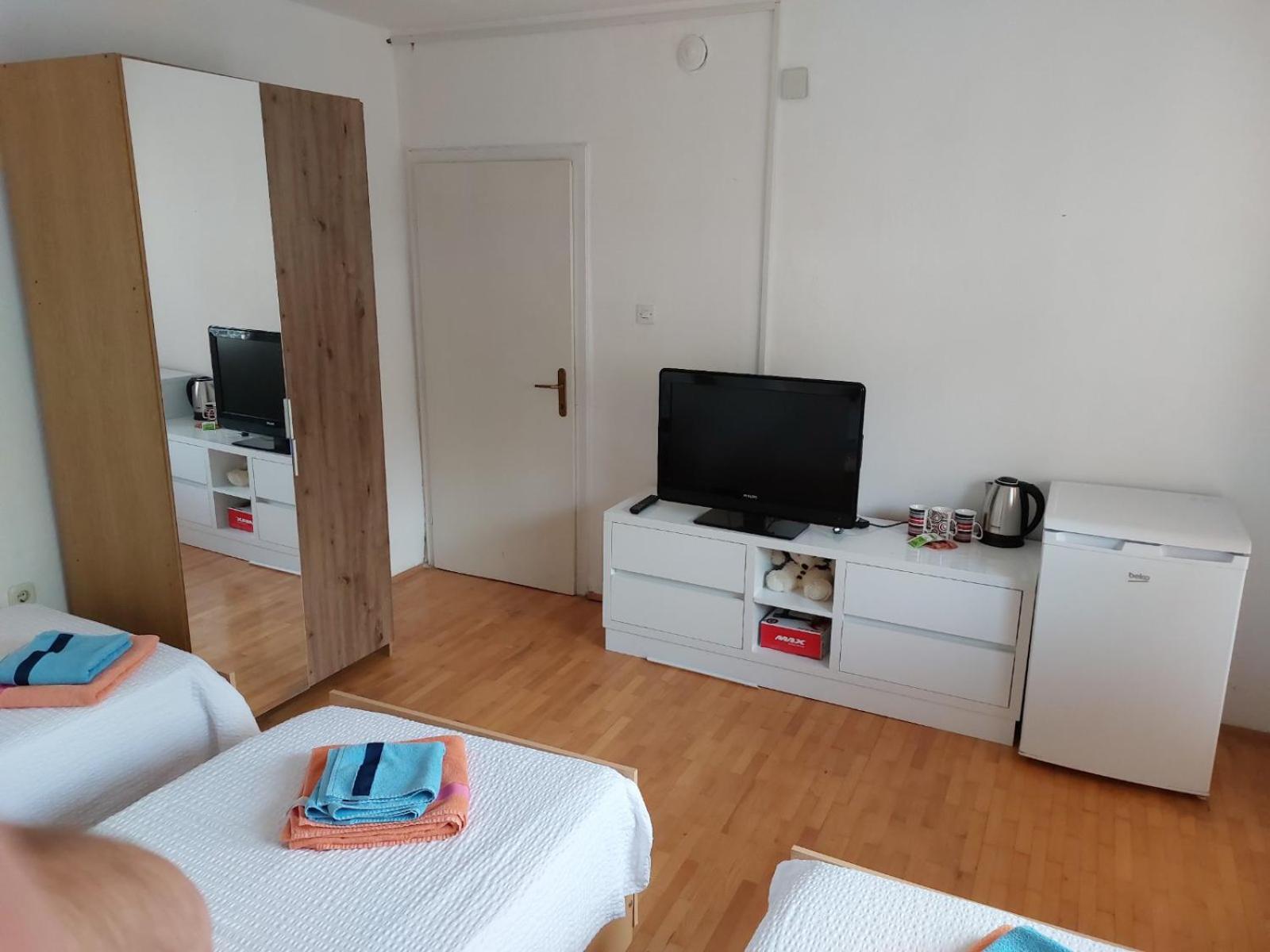 ANA Apartments