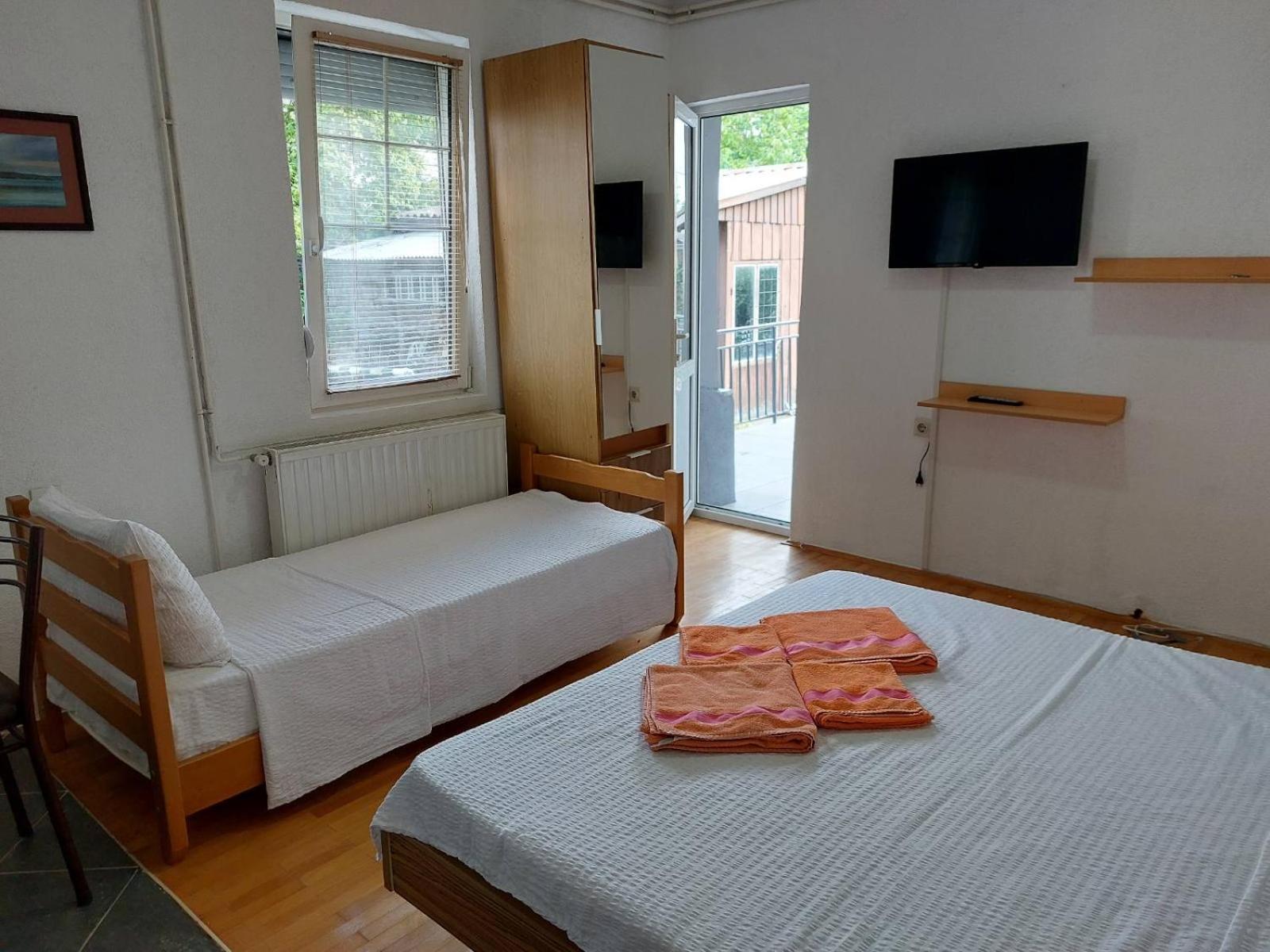 ANA Apartments