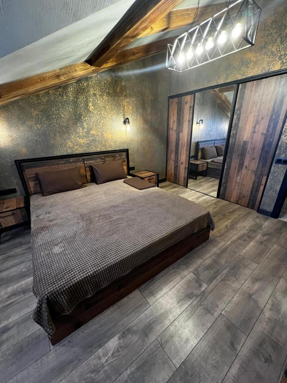 Luxury Downtown Apartment