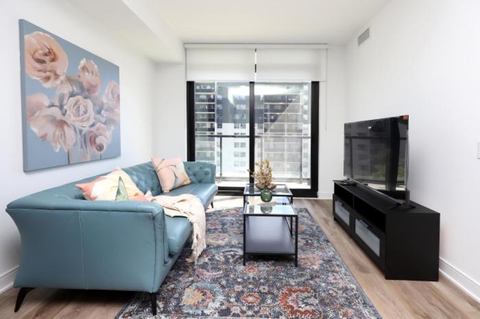 Stunning 2 Bed and 2 Bath Condo in Mississauga