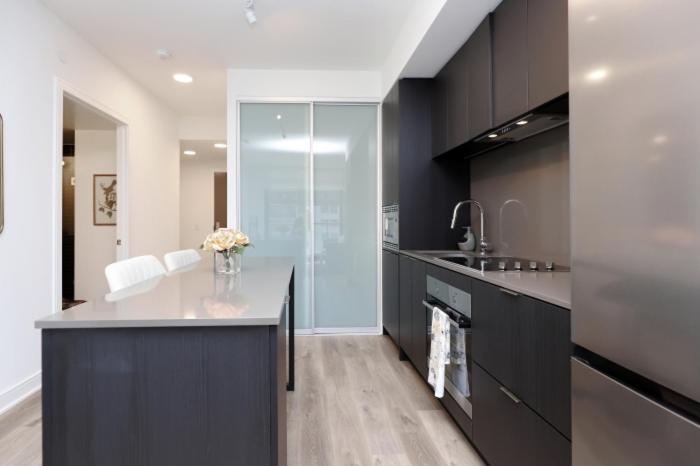 Stunning 2 Bed and 2 Bath Condo in Mississauga