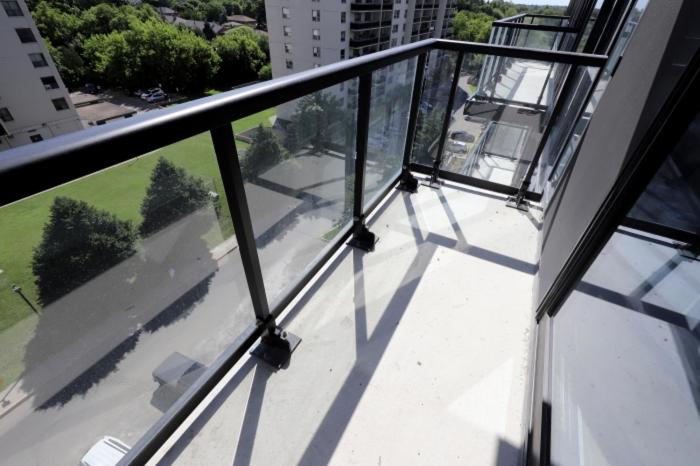 Stunning 2 Bed and 2 Bath Condo in Mississauga