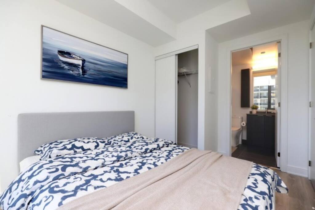 Stunning 2 Bed and 2 Bath Condo in Mississauga