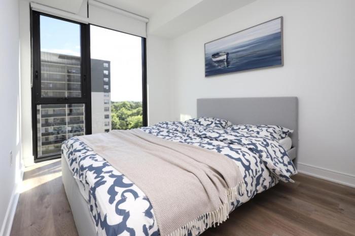 Stunning 2 Bed and 2 Bath Condo in Mississauga