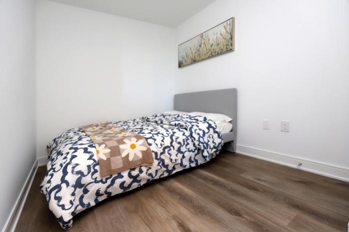 Stunning 2 Bed and 2 Bath Condo in Mississauga