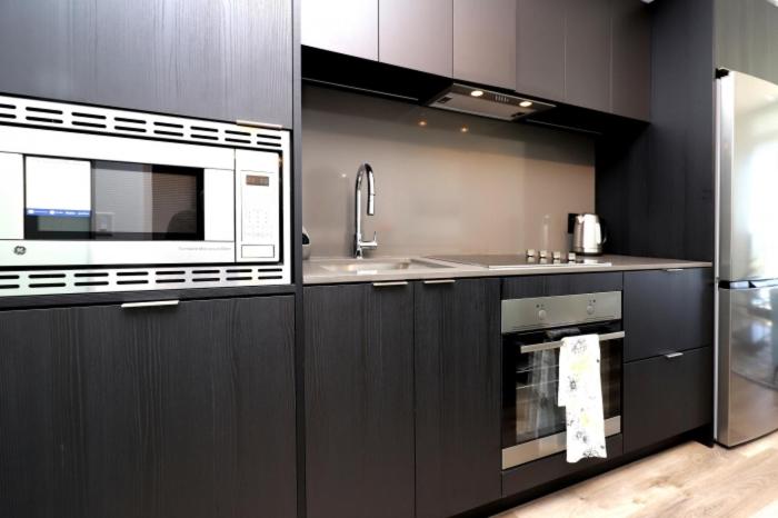 Stunning 2 Bed and 2 Bath Condo in Mississauga