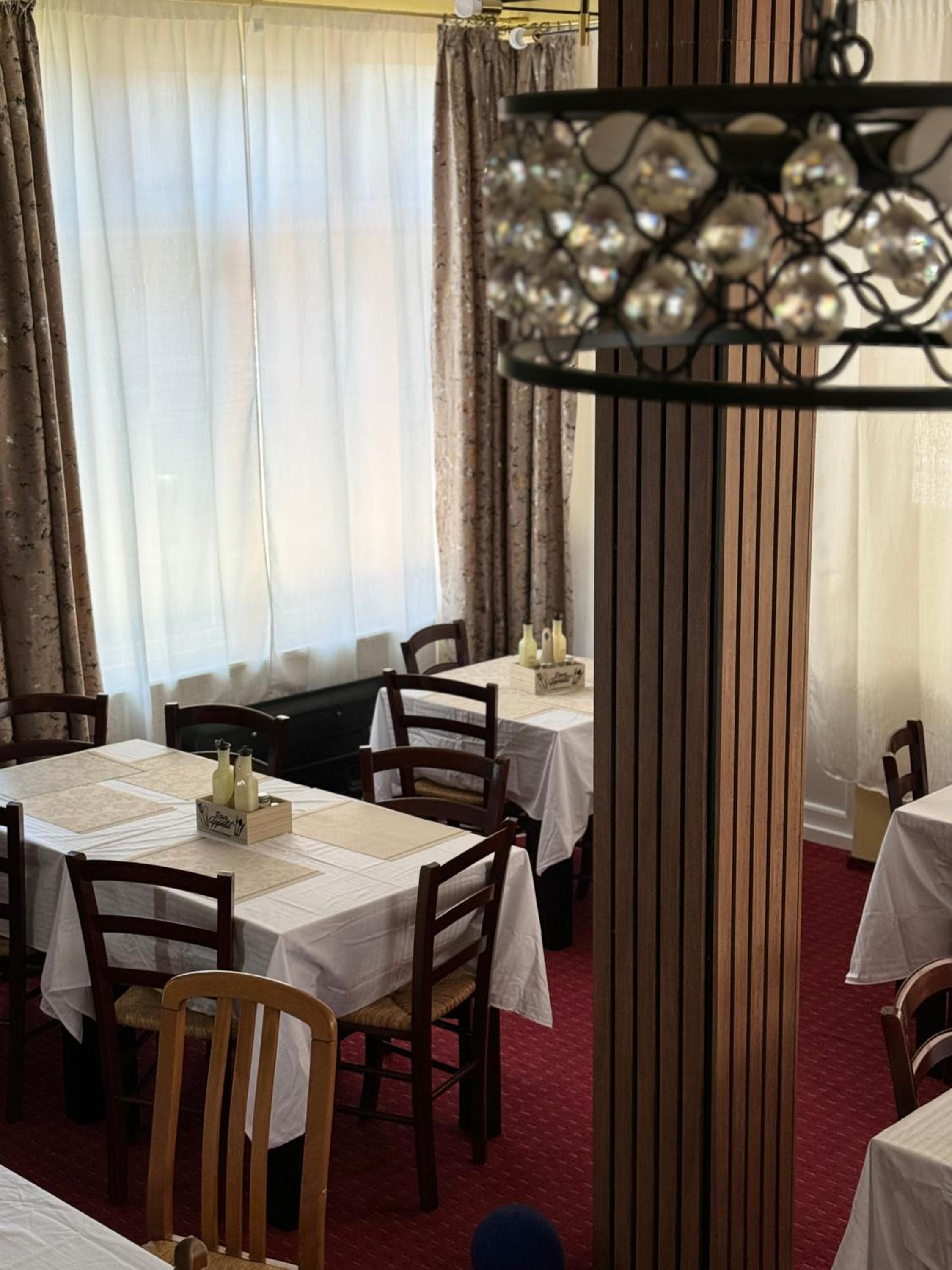 BLIM Restaurant Cazare Sound of Nature view 2