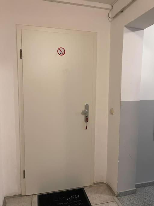 Cozy Studio Apartment in Neusser Street