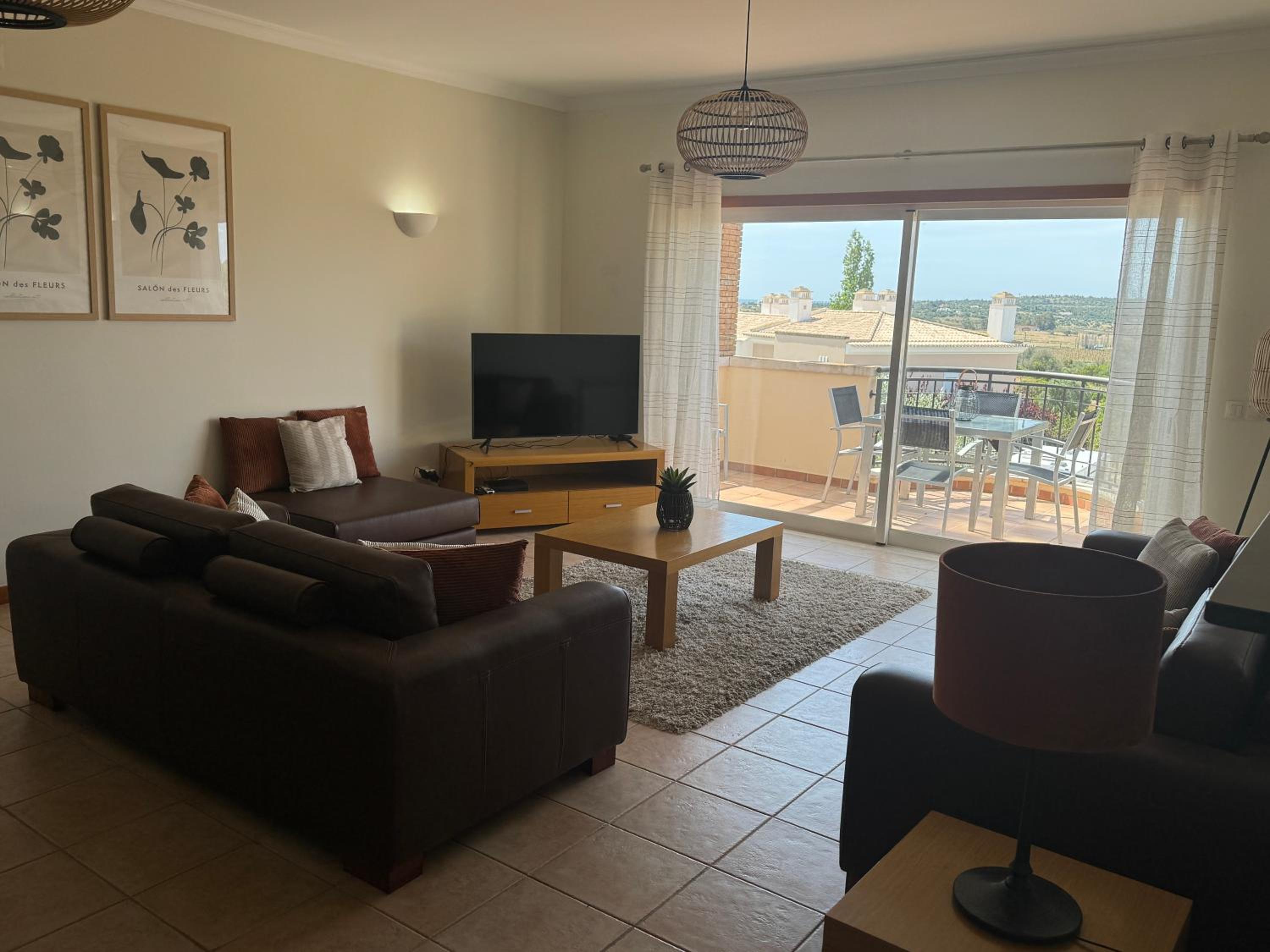 Lovely 3 Bedroom Villa with Pool in Great Location view 5
