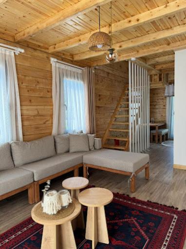 Hanging Garden Holiday Home - Riverside