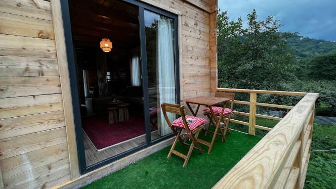 Hanging Garden Holiday Home - Riverside
