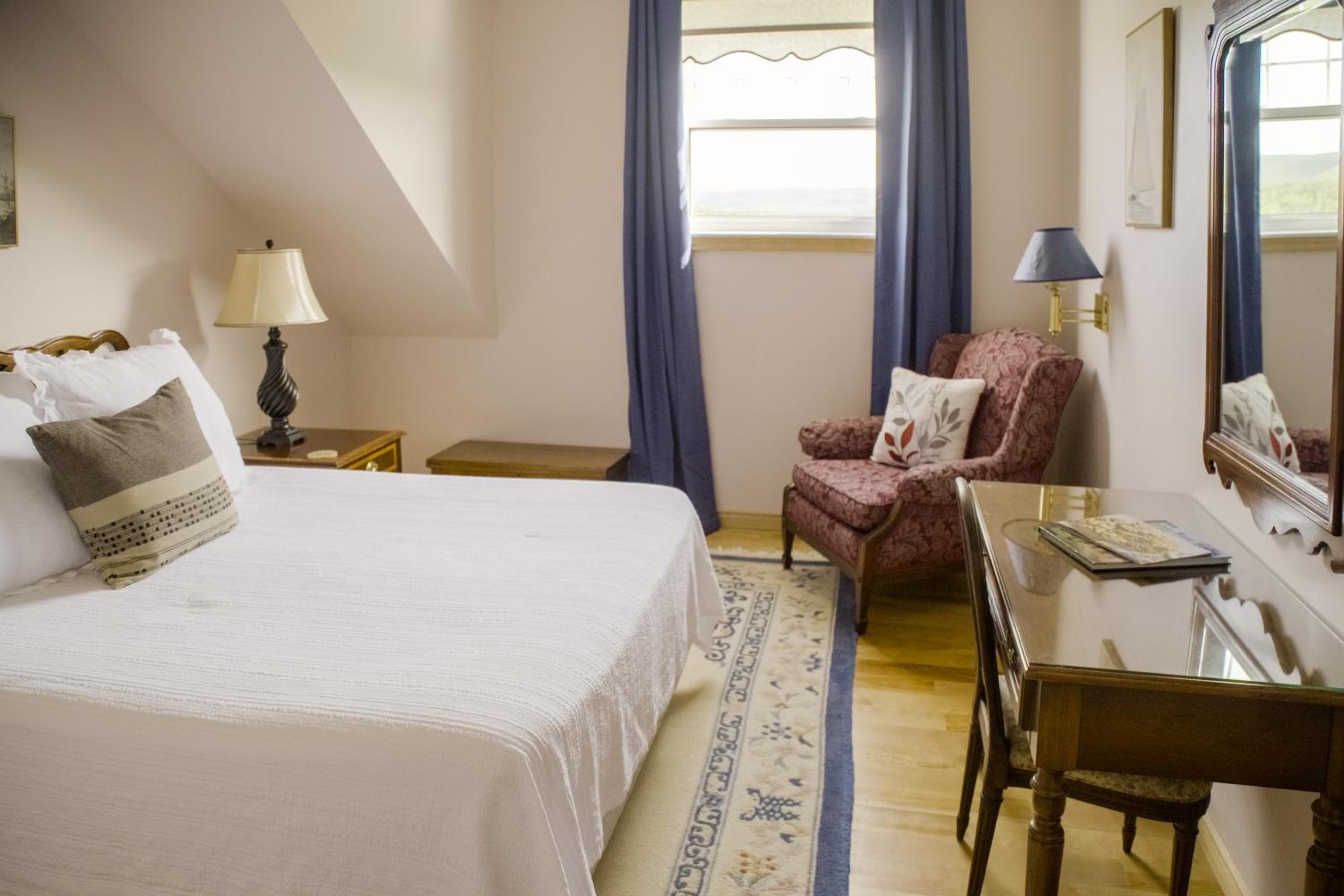 Chanterelle Inn & cottages