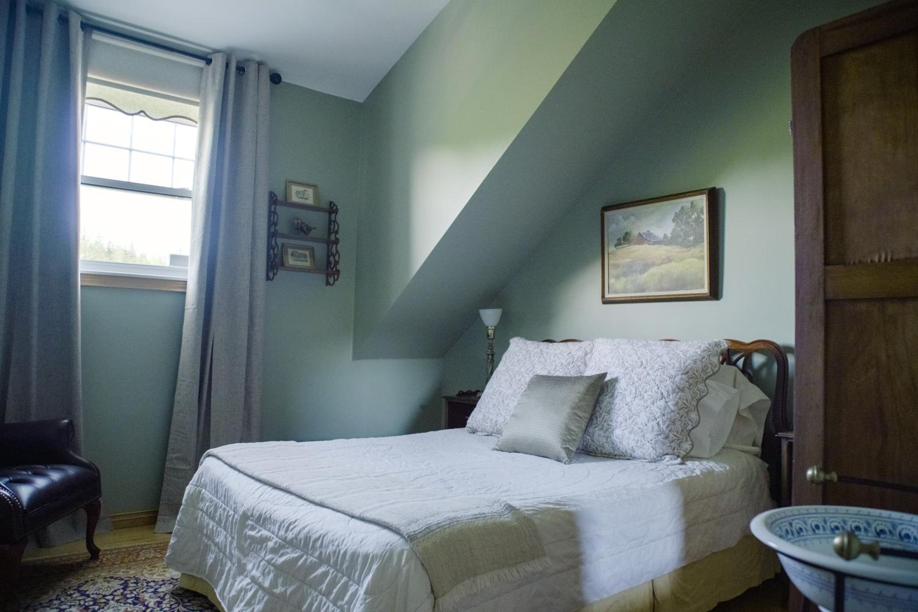 Chanterelle Inn & cottages