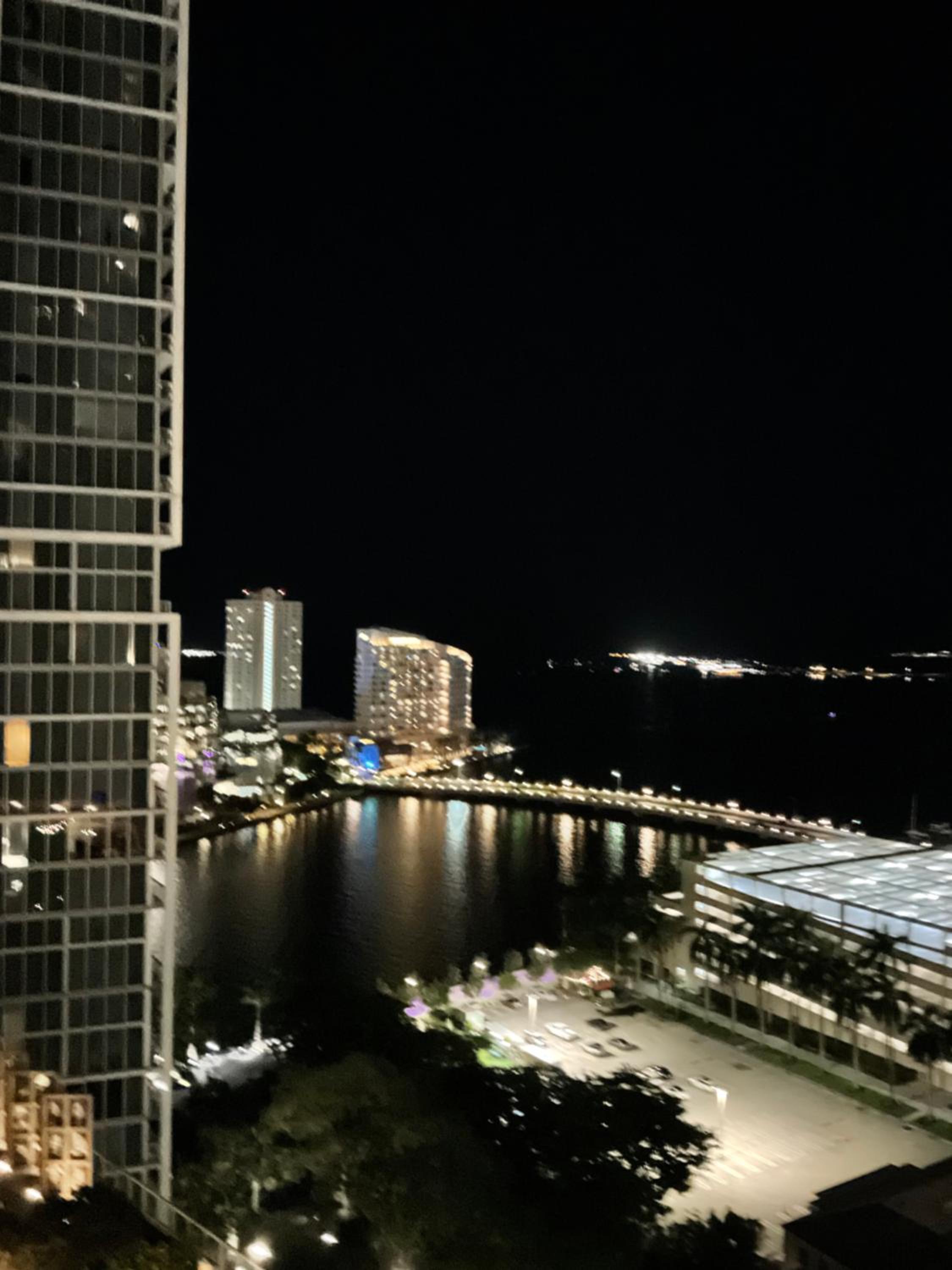 Amazing Ocean View! 2BR Condo Icon Brickell photo 5
