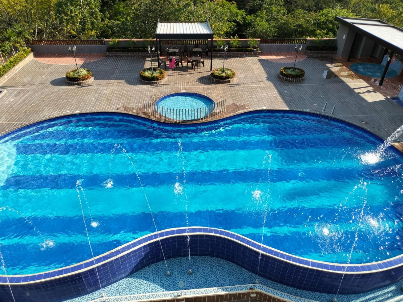 Apartasoles en San Jerónimo 207
