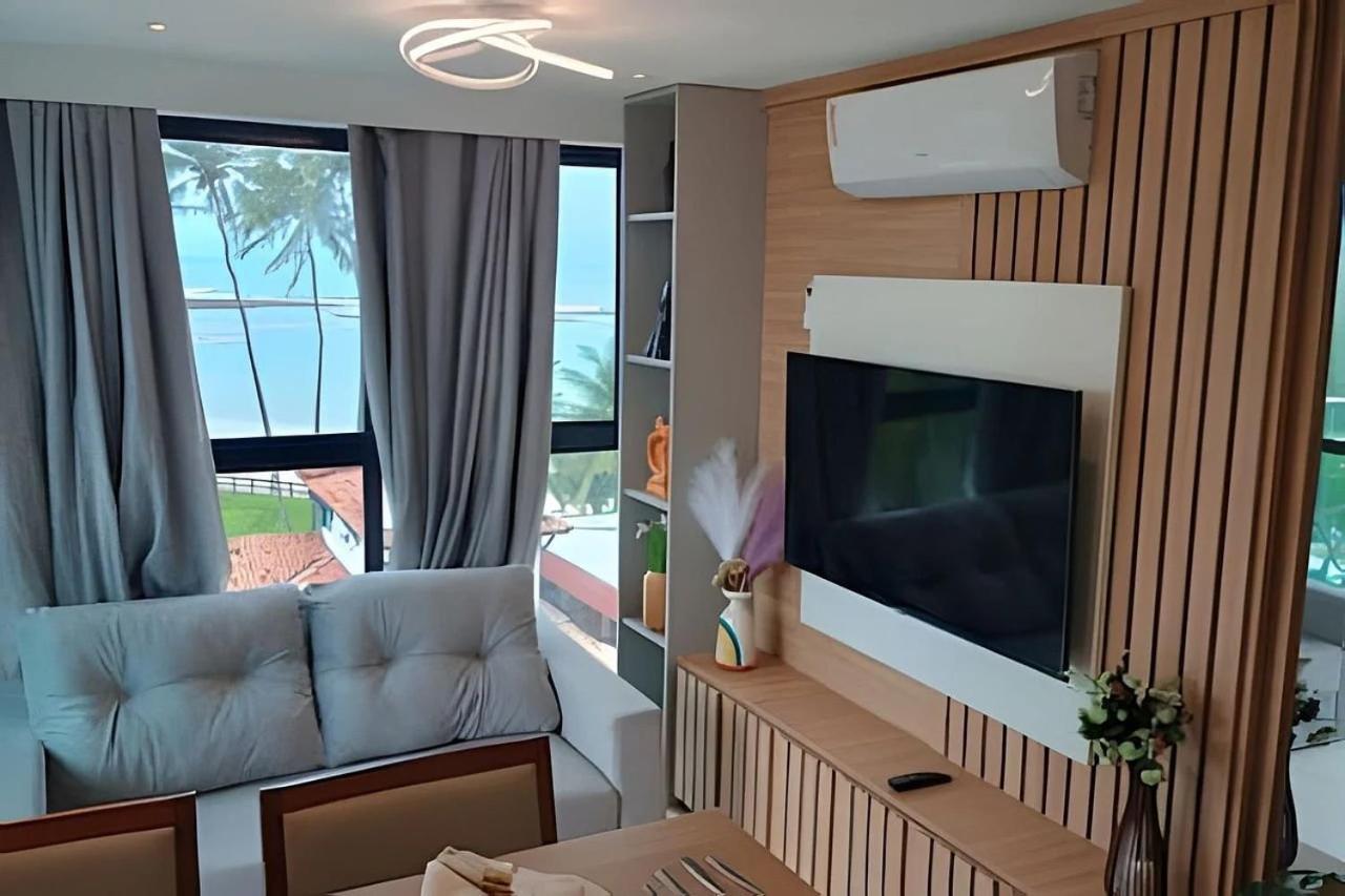 Beachfront flat at Porto de Galinhas beach, close to the natural pools.
