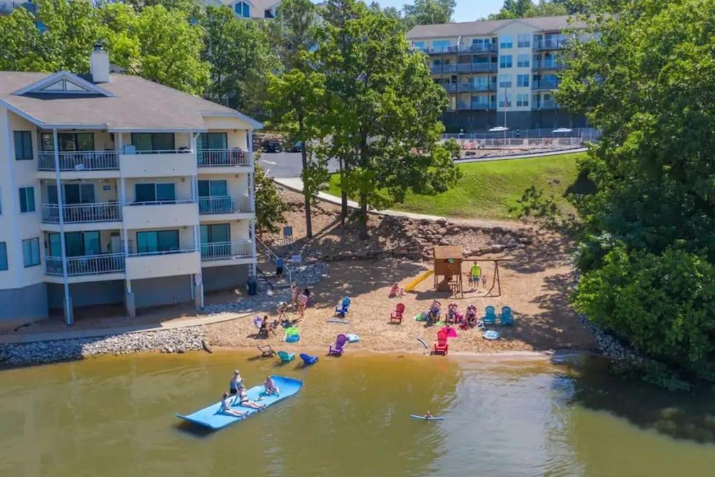 Brand New Lake Ozark Lakefront Oasis view 4