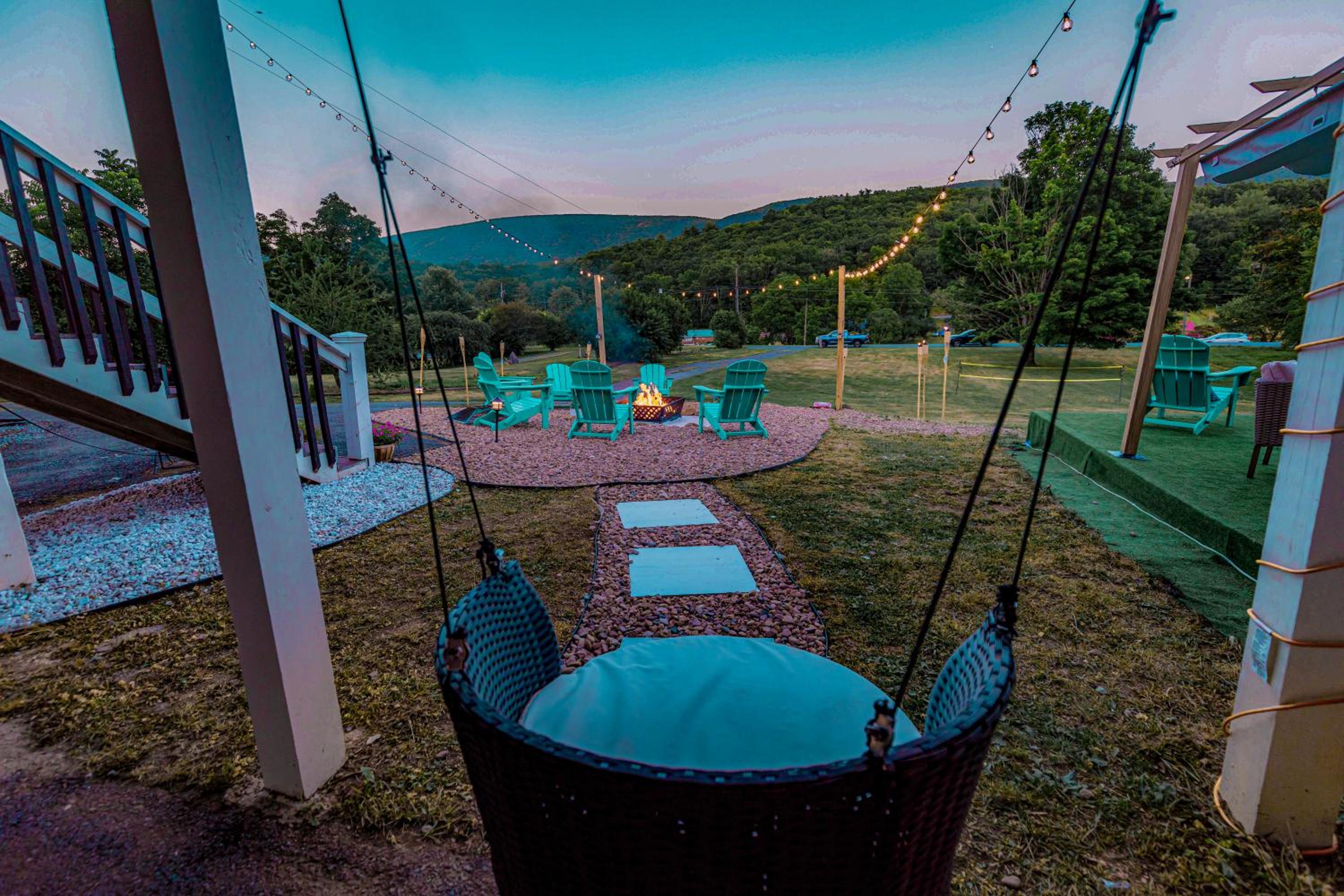 Carloover Vista: Mountain Escape