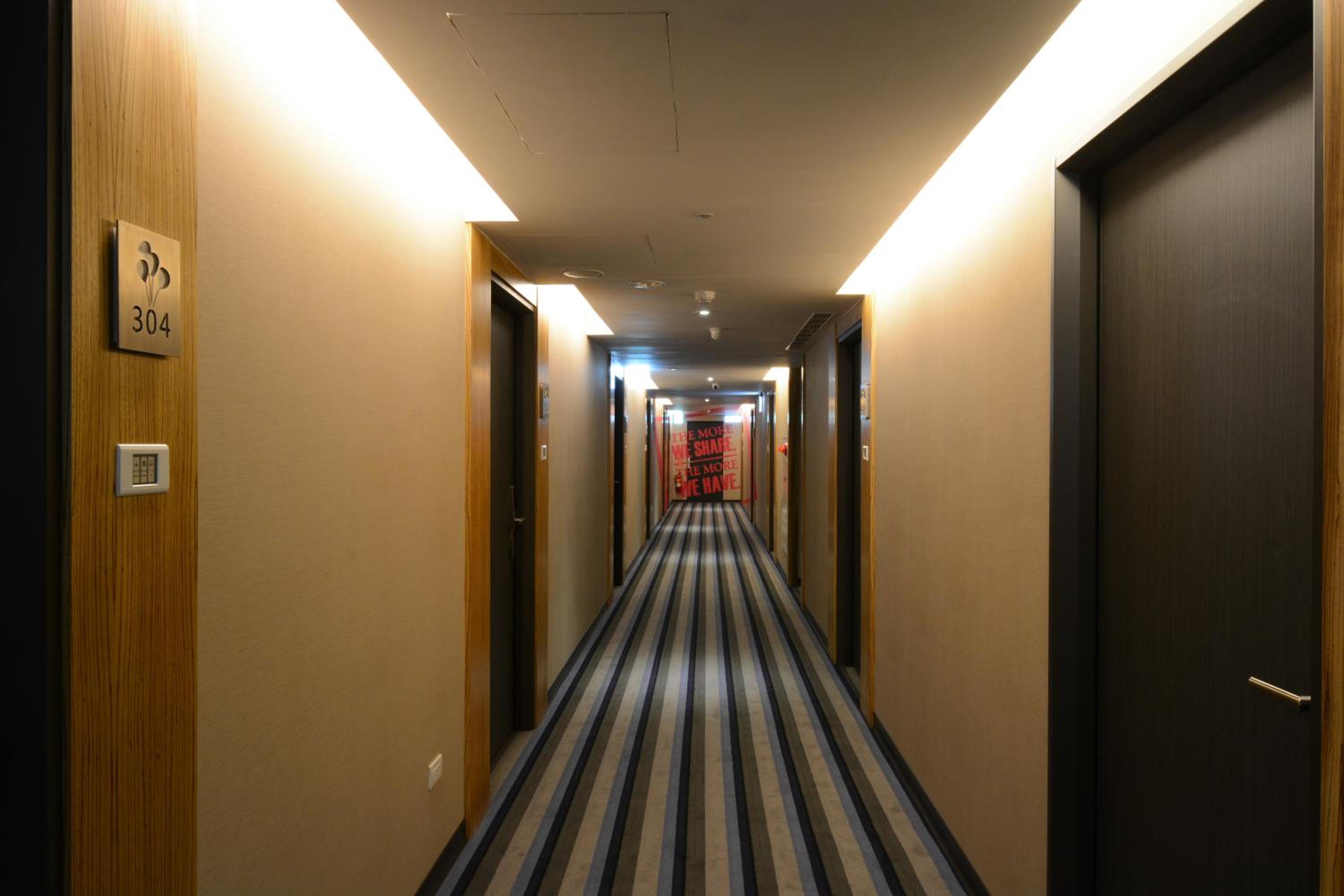 Travel Art Inn