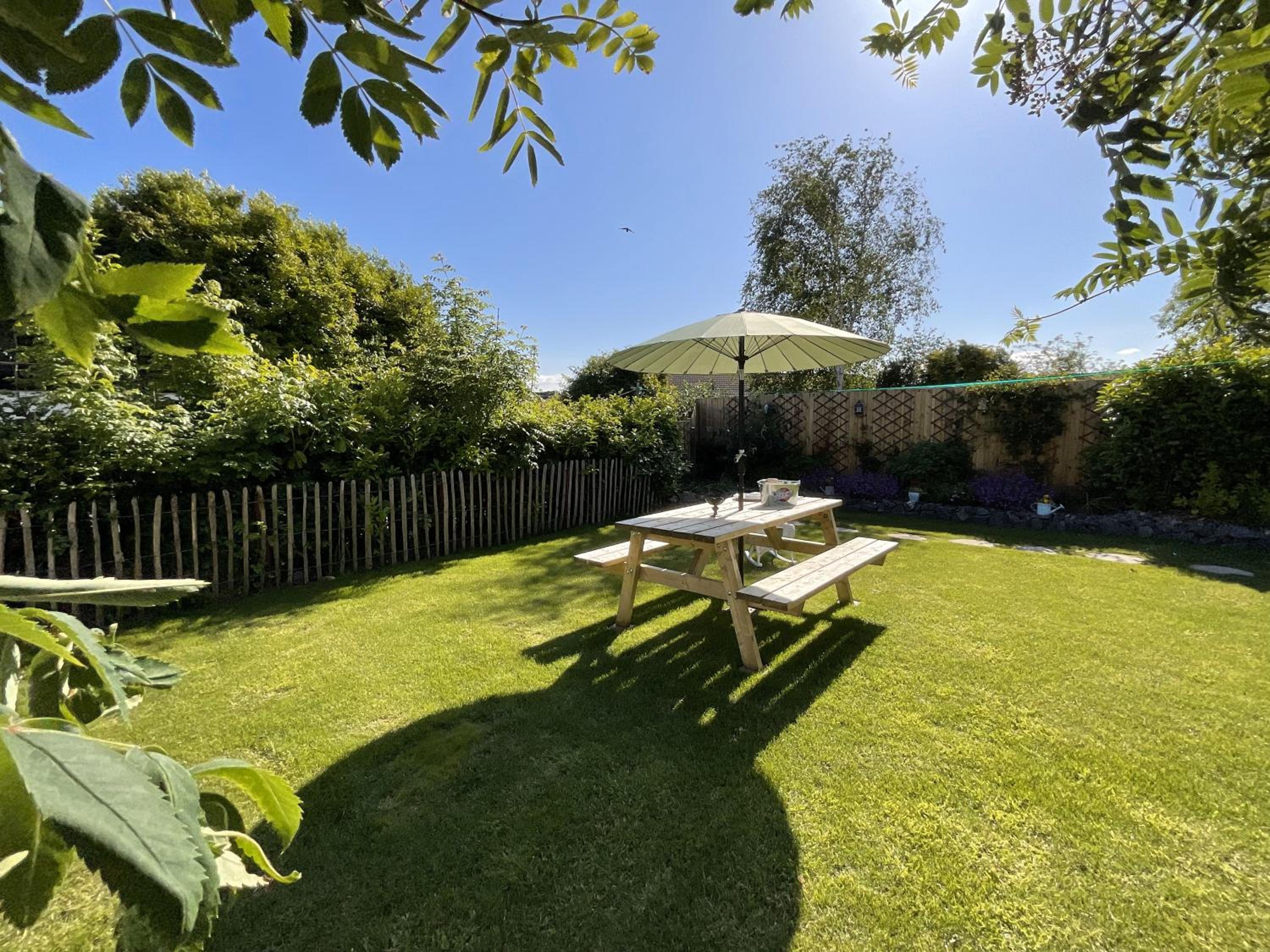 Roselawn Cottage