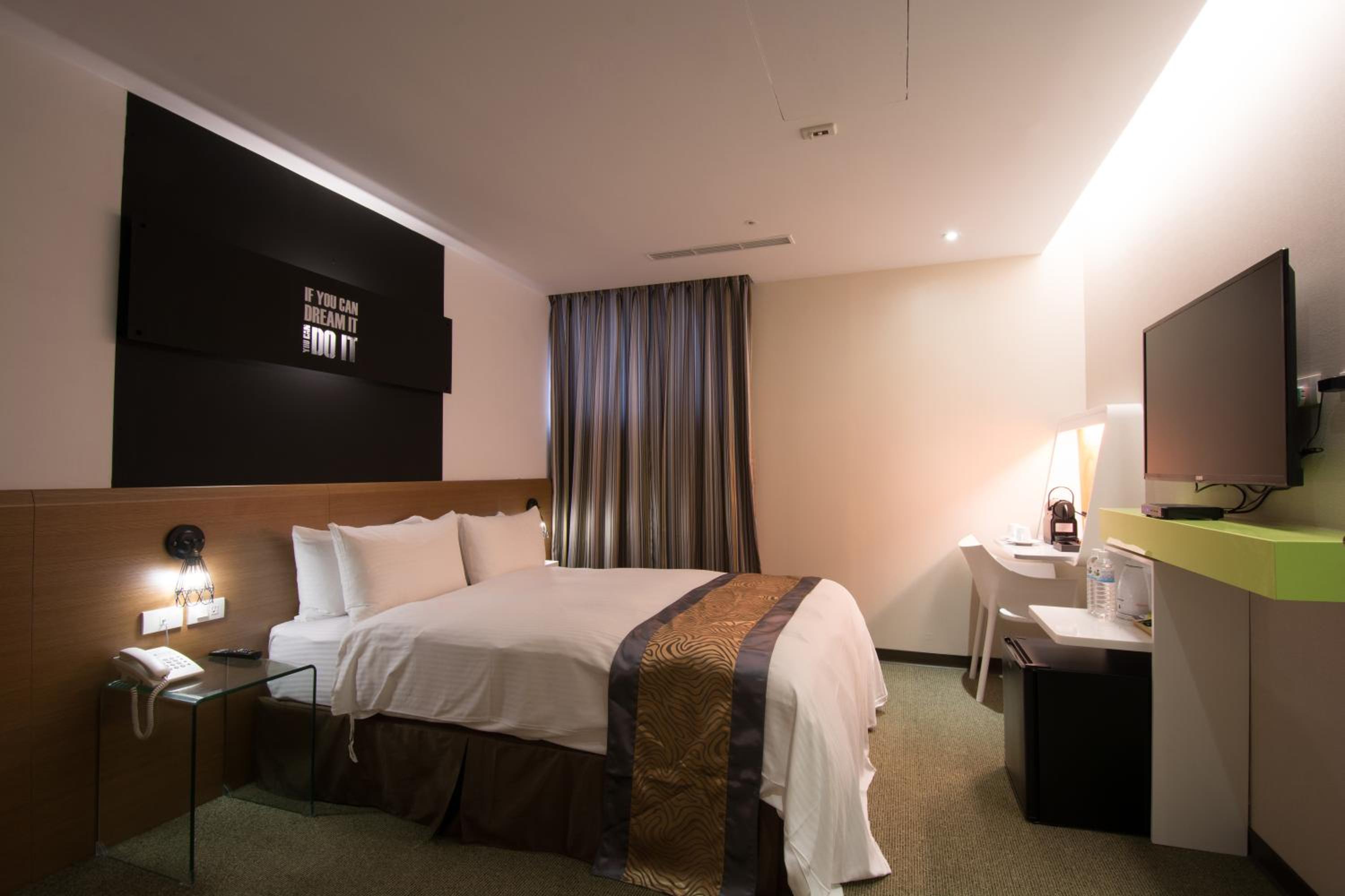 Travel Art Inn