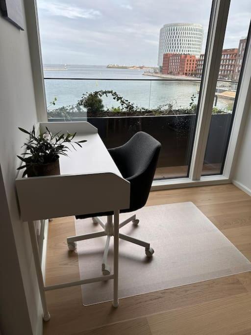 Brand New & Full Sea View Apartment in Copenhagen view 4