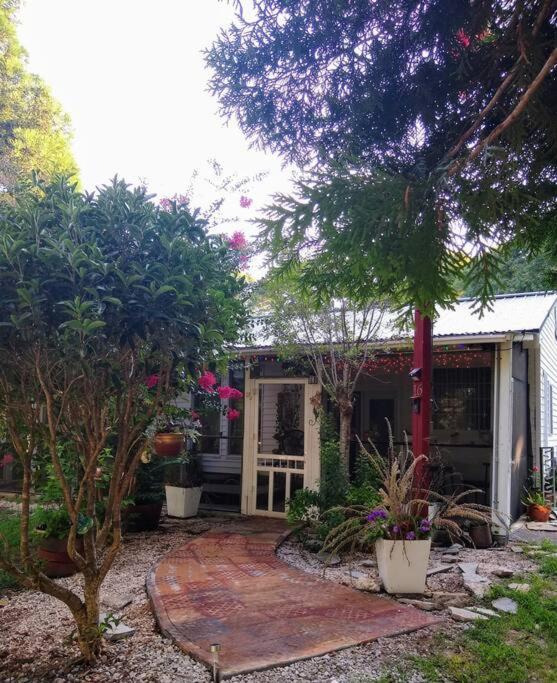 Peaceful 1BR by Nature Trails view 4