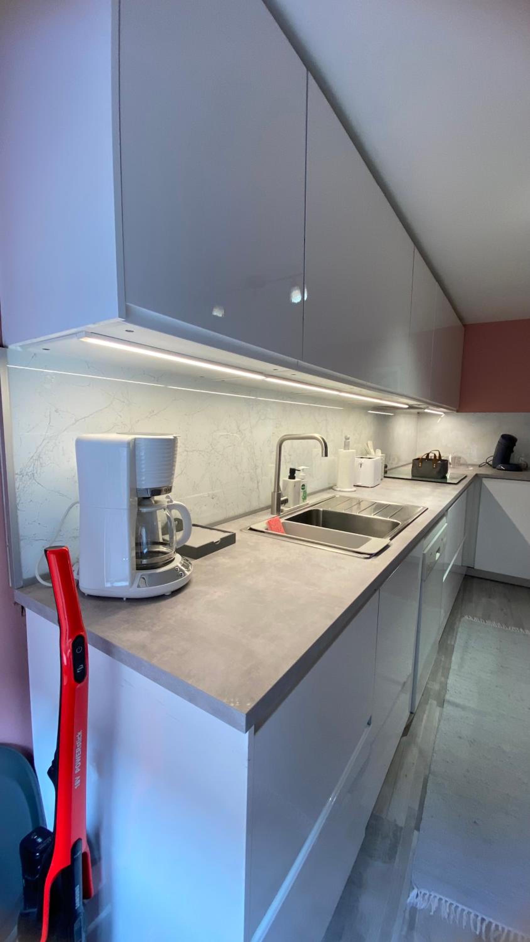 Next2Airport - Appartement House of Lions