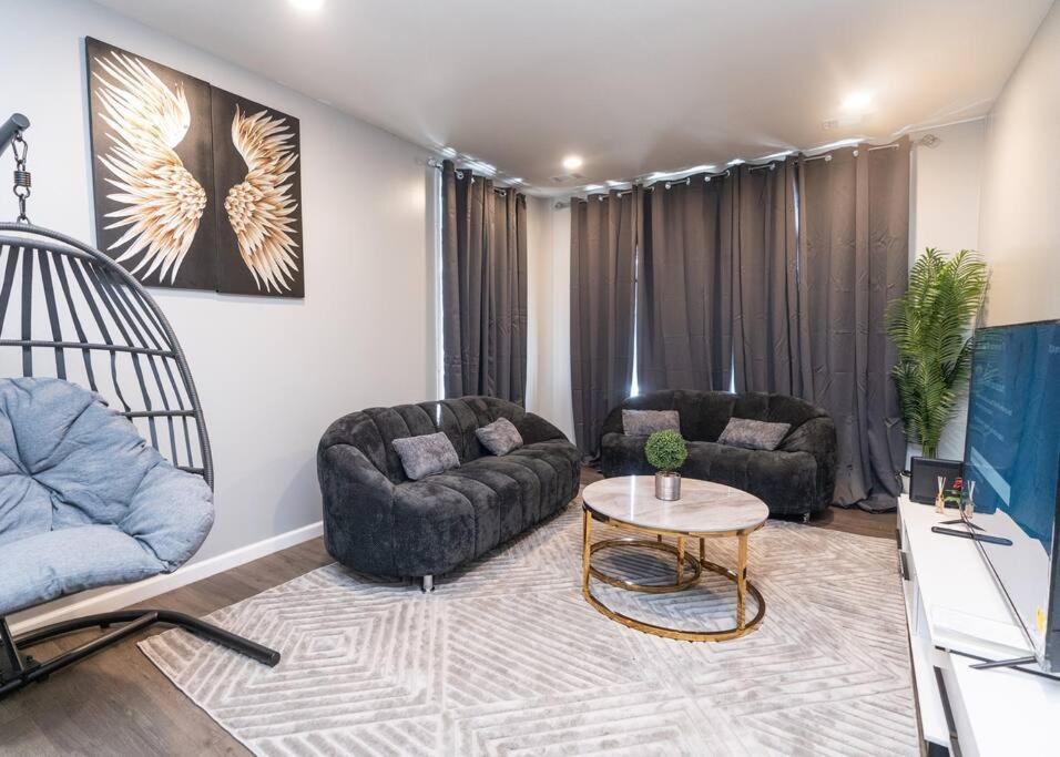 Elegant Apt by EWR & PennStation view 2