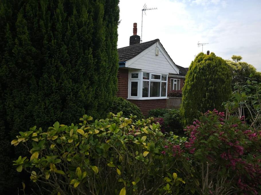 A beautiful bungalow in Chester view 2
