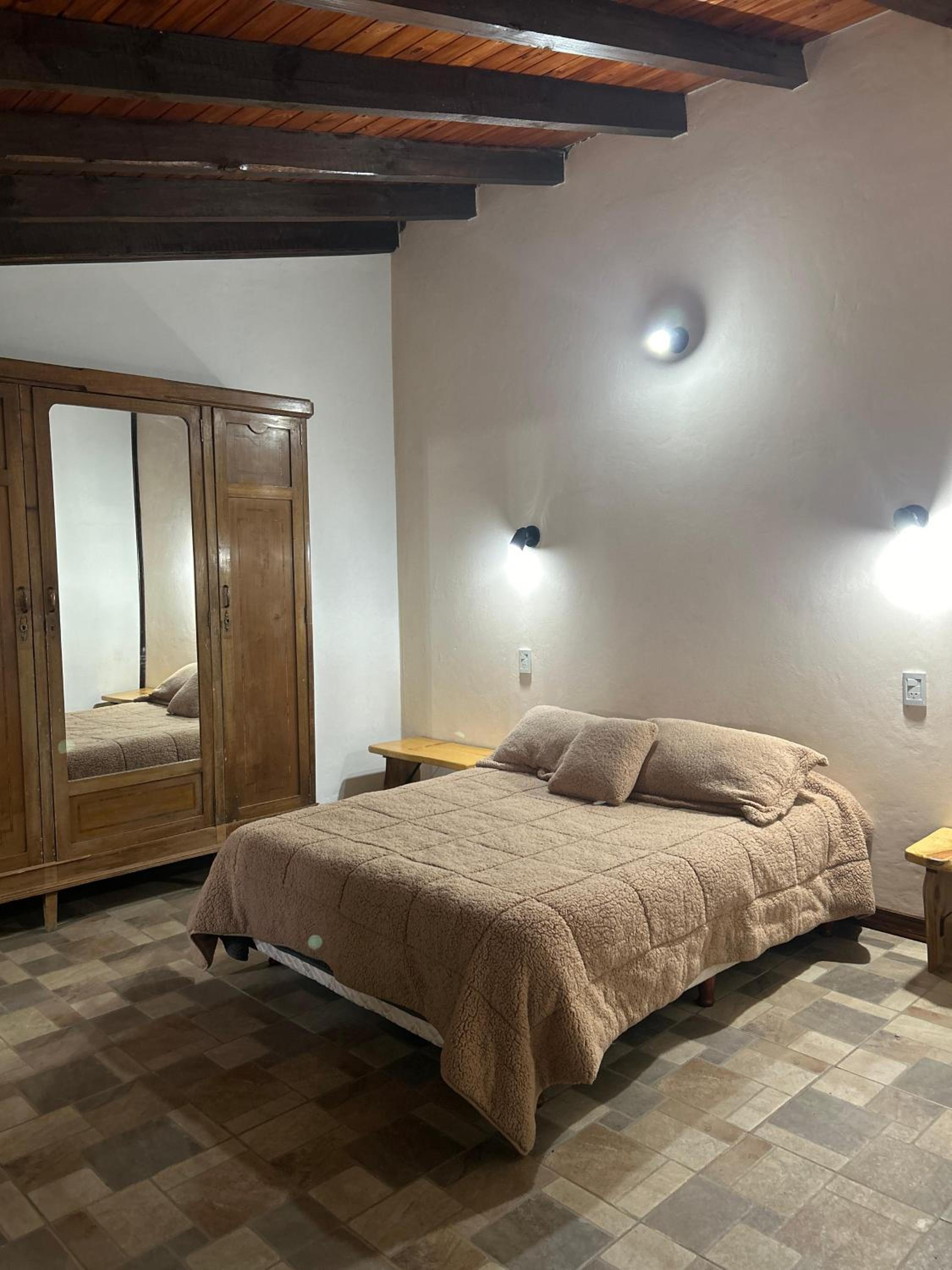 Hotel Jireh - Image 1