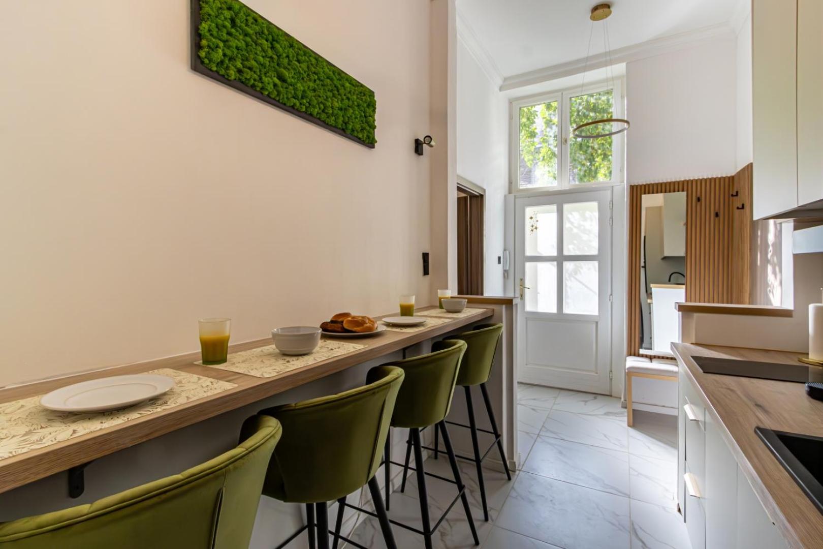 Oasis Apartment On the Broadway with AC