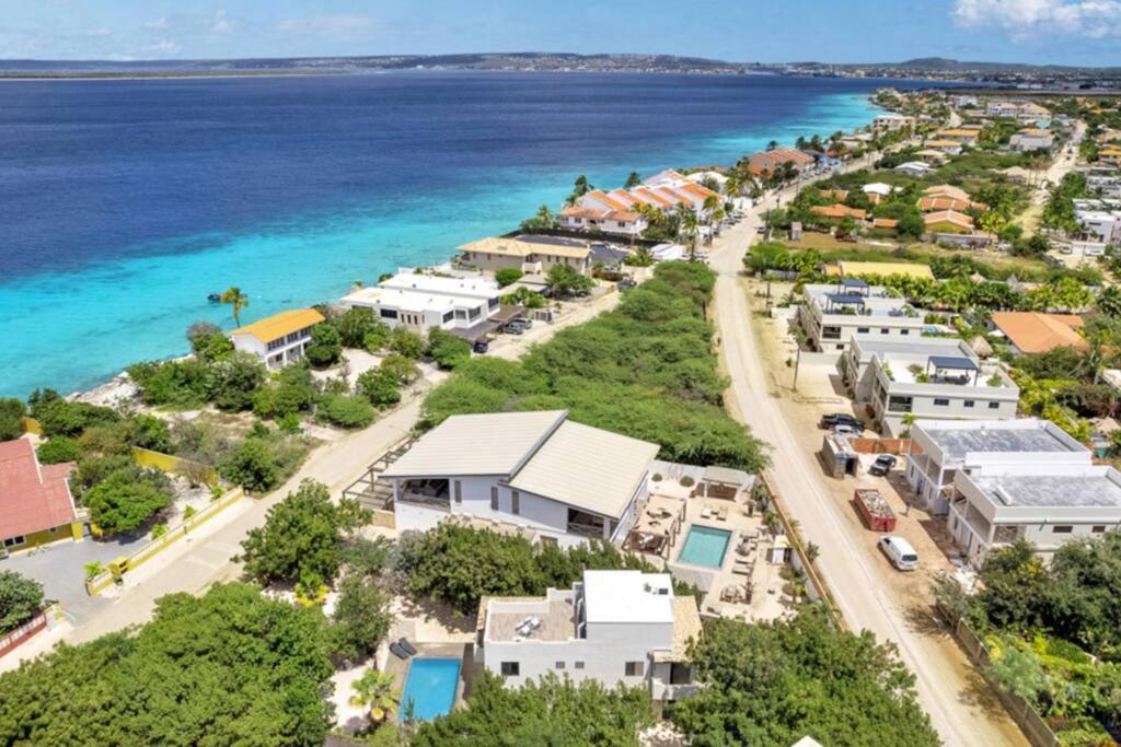 OCEANFRONT VILLA WITH ACCES CARIBBEAN Sea