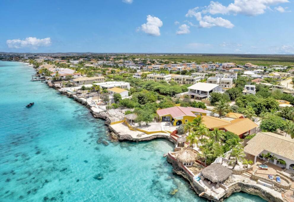 OCEANFRONT VILLA WITH ACCES CARIBBEAN Sea