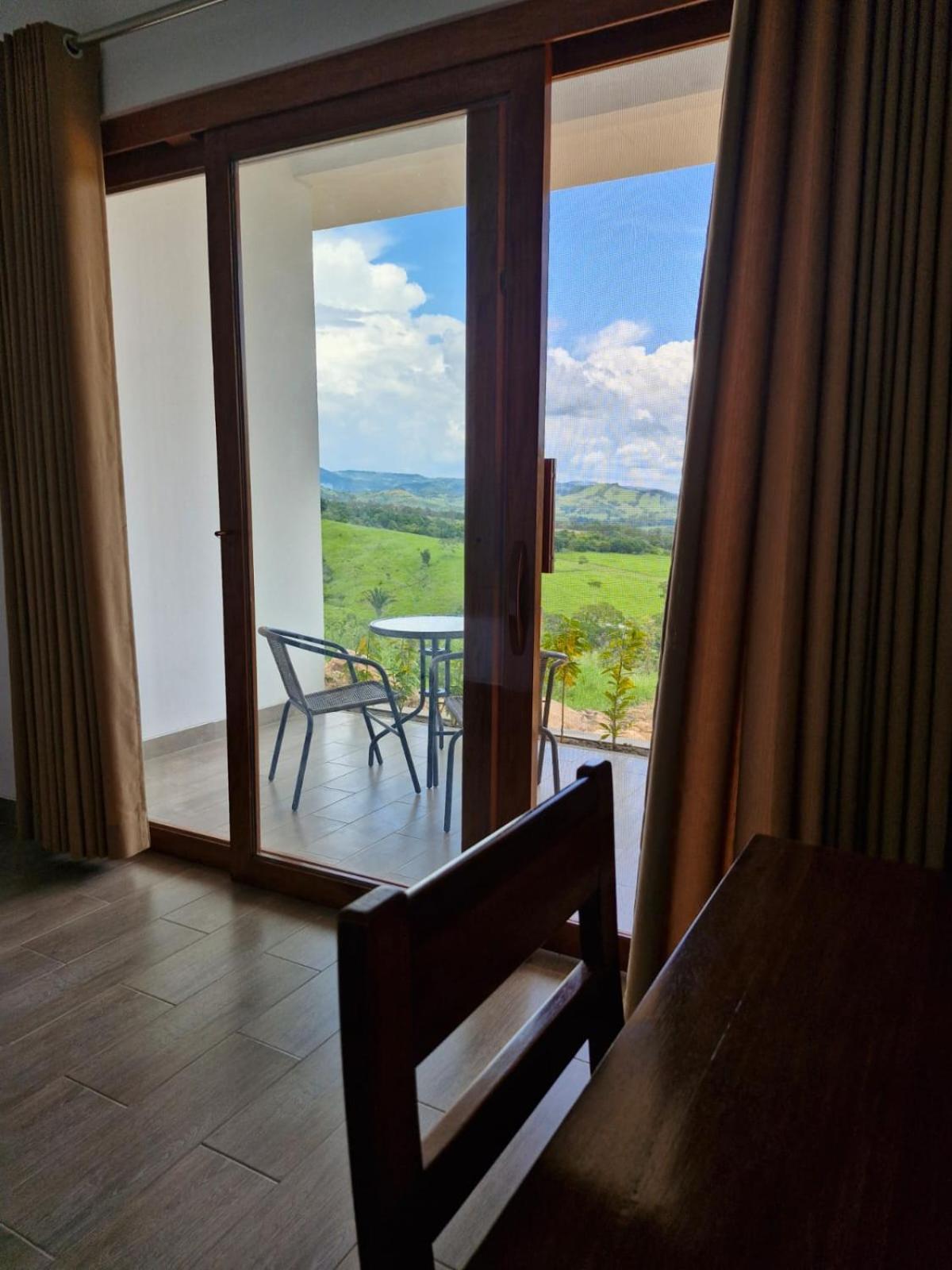 Habitaciones con vistas al infinito junto a Fundo Onírica view 5