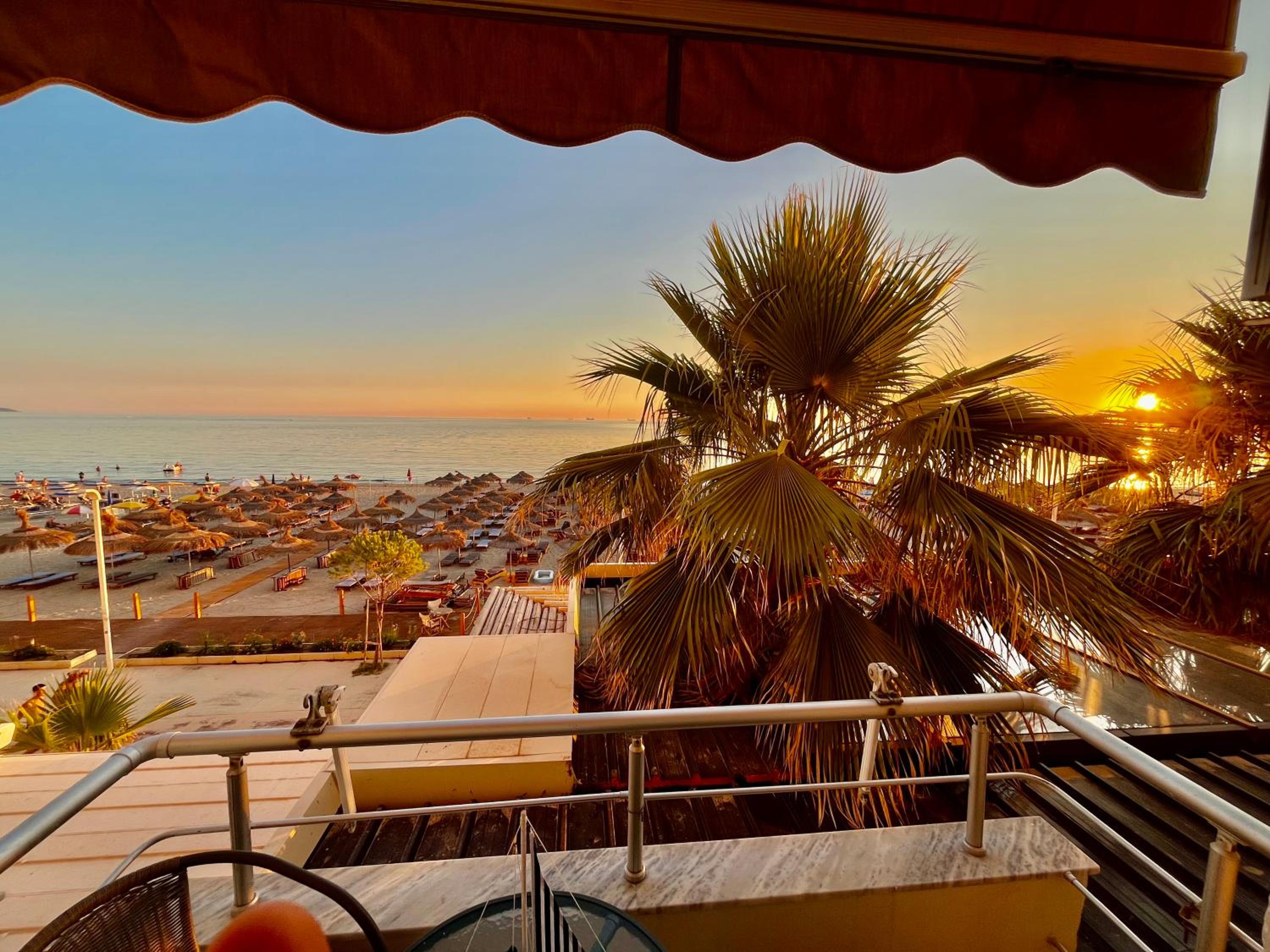 Super Seaview Apartment