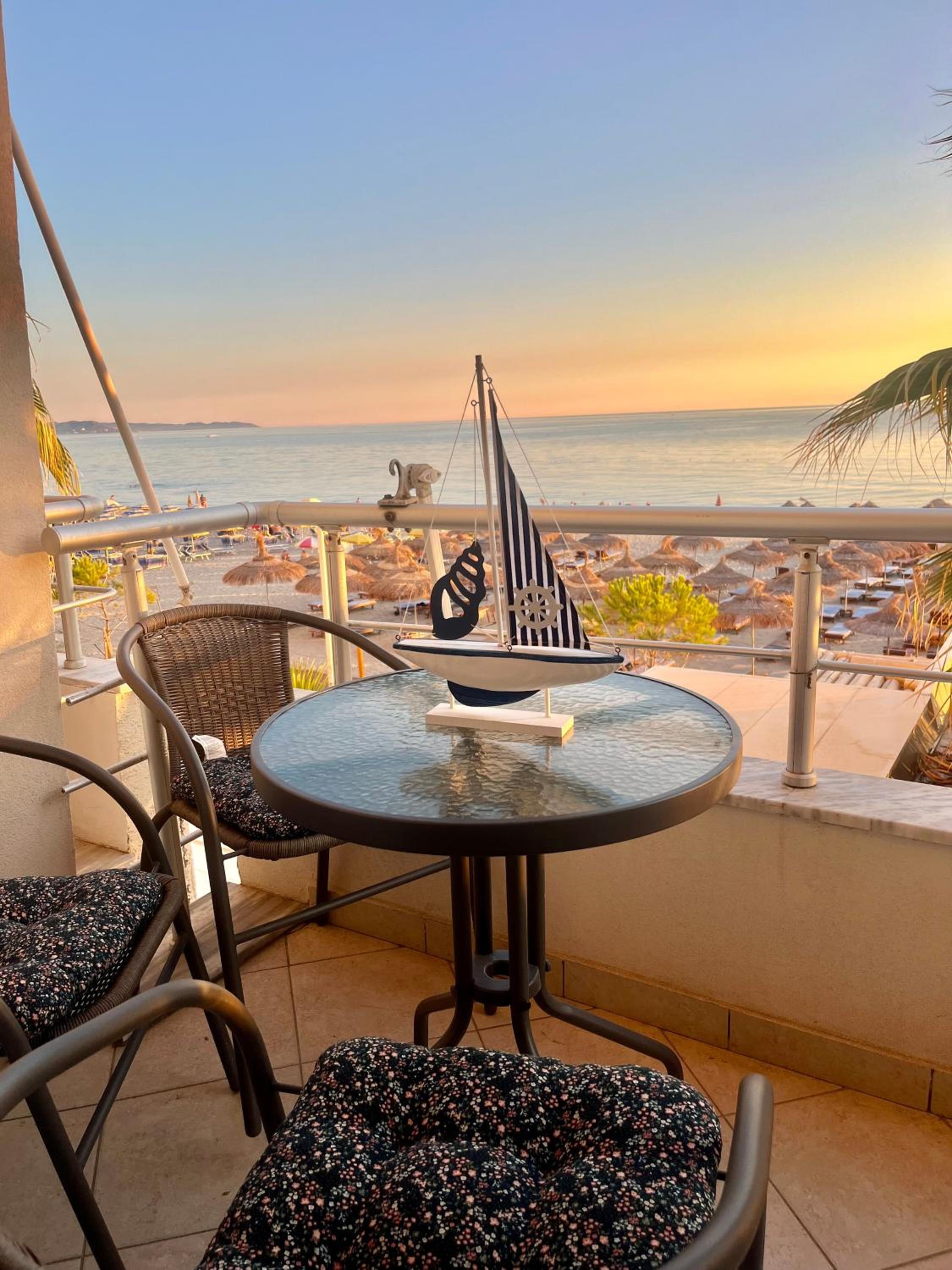 Super Seaview Apartment