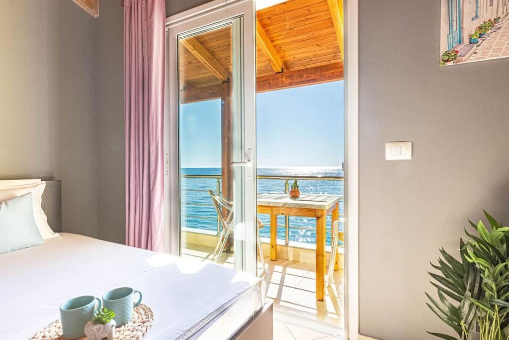 Potam'Sea Bliss 34- Beach Front, Sun Beds & Parking