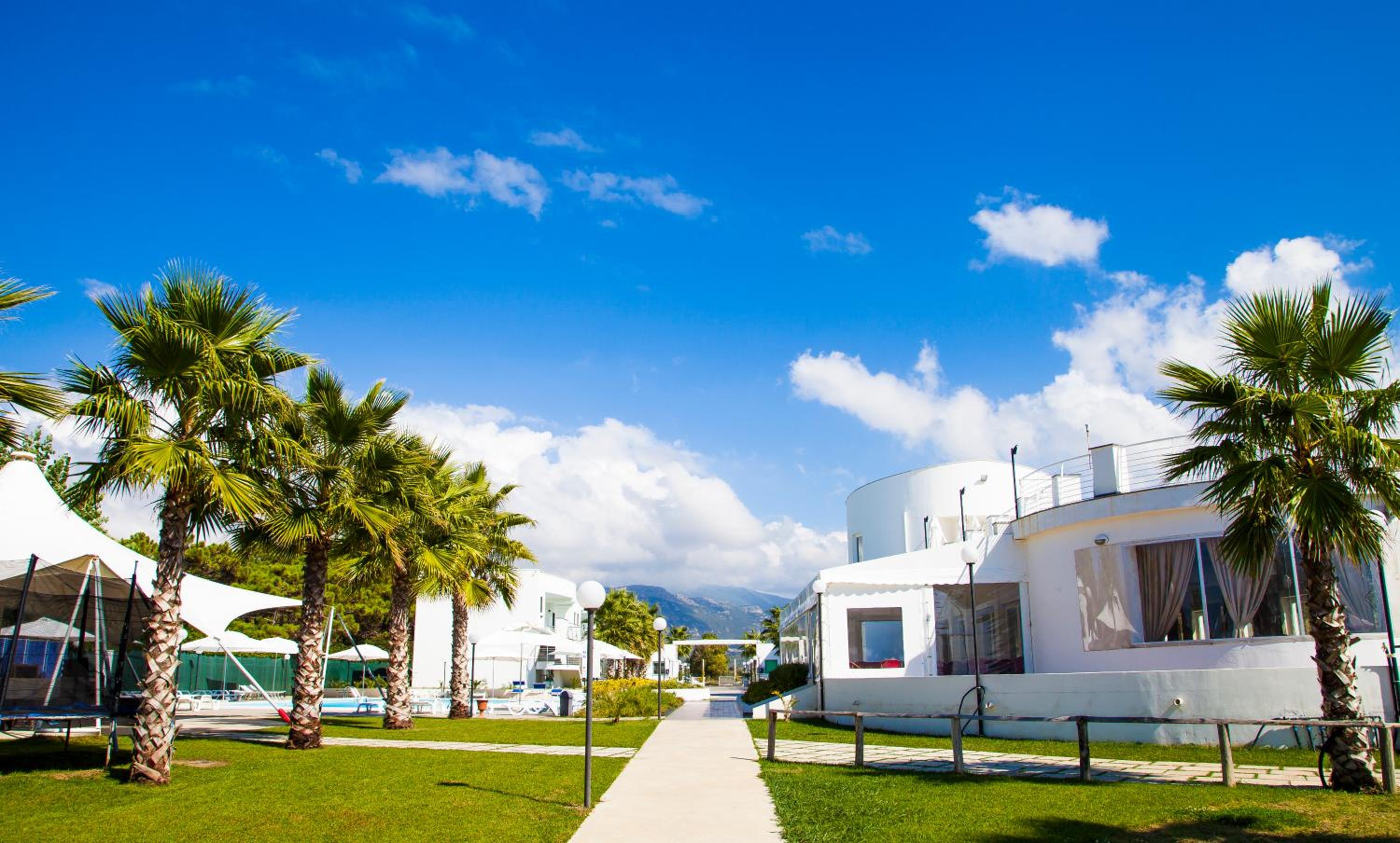 Medea Beach Resort - Cultural Stay near Amalfi Coast & Paestum