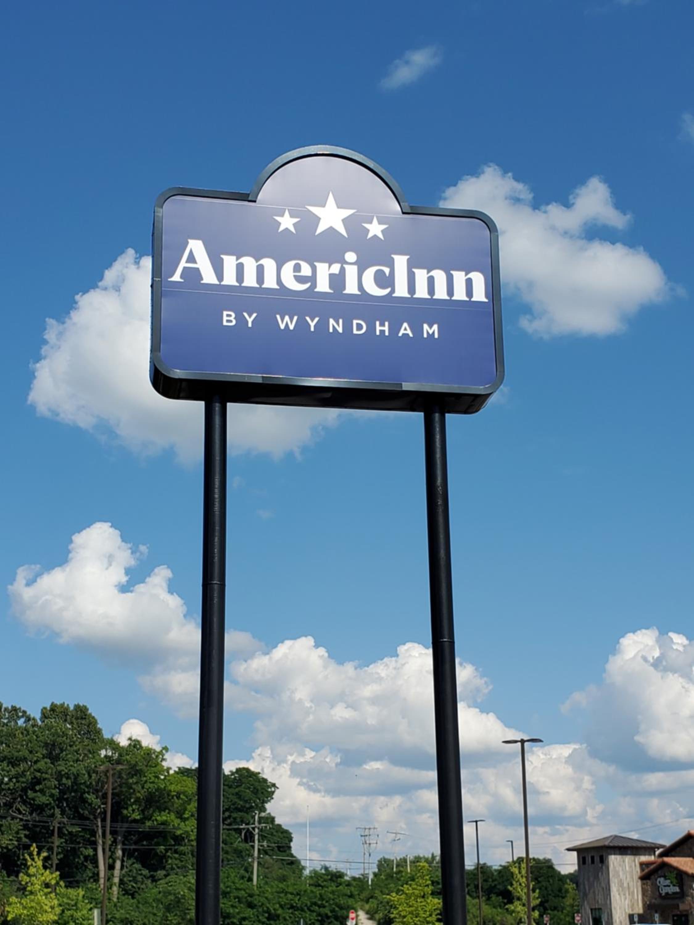 AmericInn and Suites by Wyndham Delafield-Waukesha-Milwaukee - Property Image 25